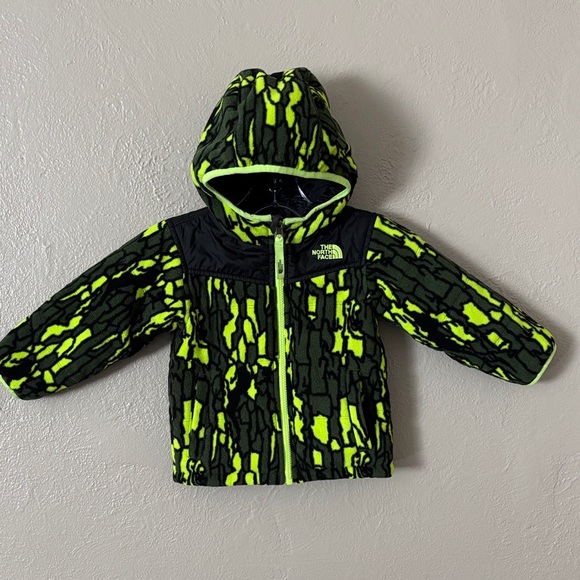 The North Face Tree Bark Camo Print Boys Toddler Winter Coat 2T Green Black - Picture 1 of 10